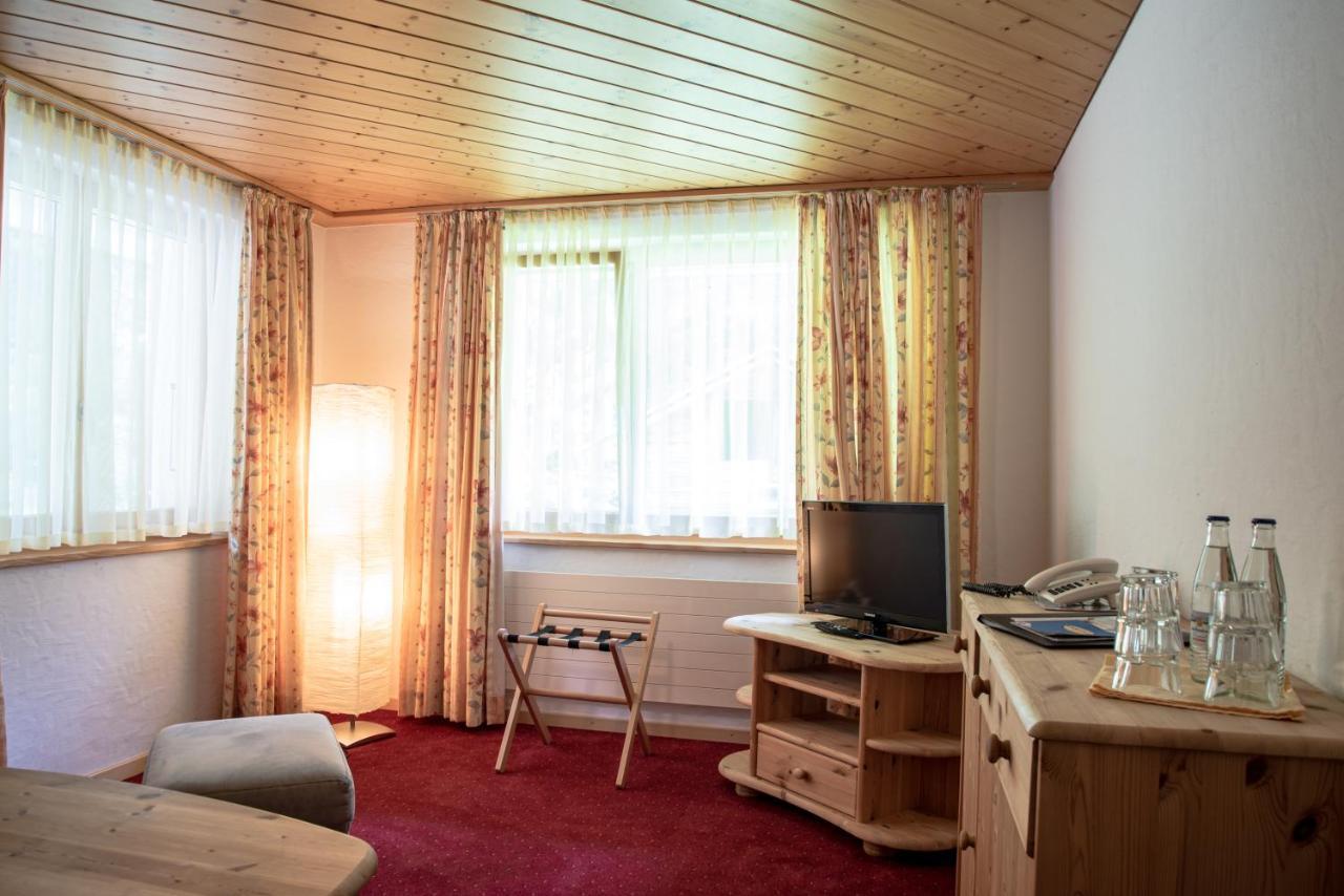 Typically Swiss Hotel Ermitage Kandersteg Bagian luar foto