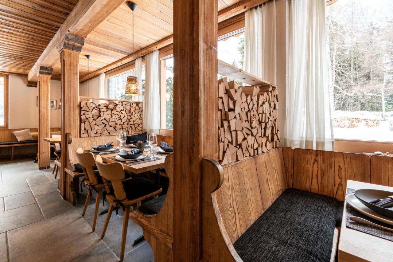 Typically Swiss Hotel Ermitage Kandersteg Bagian luar foto